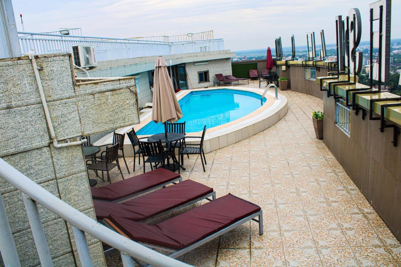 Residence Le Carat Bonapriso Douala Exteriör bild