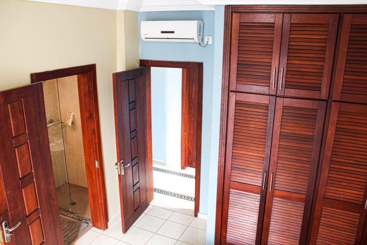 Residence Le Carat Bonapriso Douala Exteriör bild