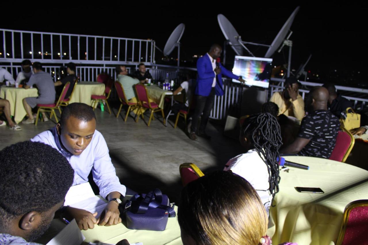 Residence Le Carat Bonapriso Douala Exteriör bild