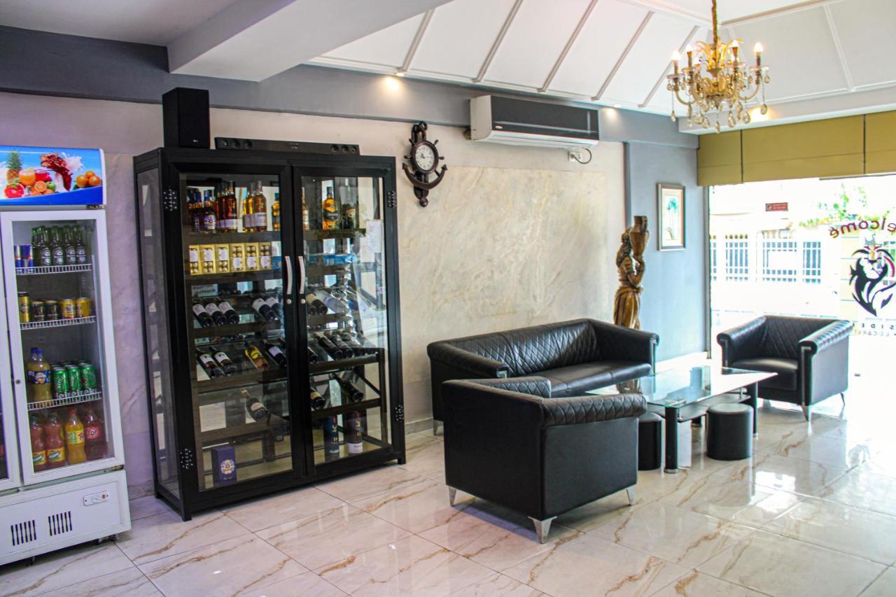 Residence Le Carat Bonapriso Douala Exteriör bild
