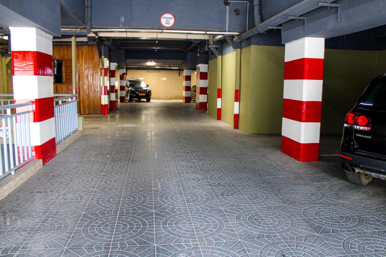 Residence Le Carat Bonapriso Douala Exteriör bild