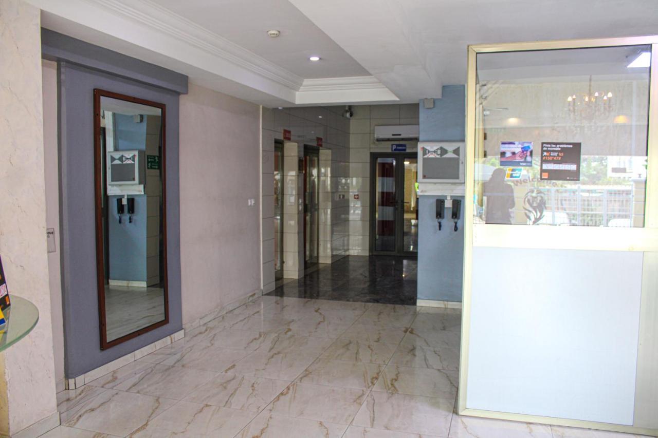 Residence Le Carat Bonapriso Douala Exteriör bild