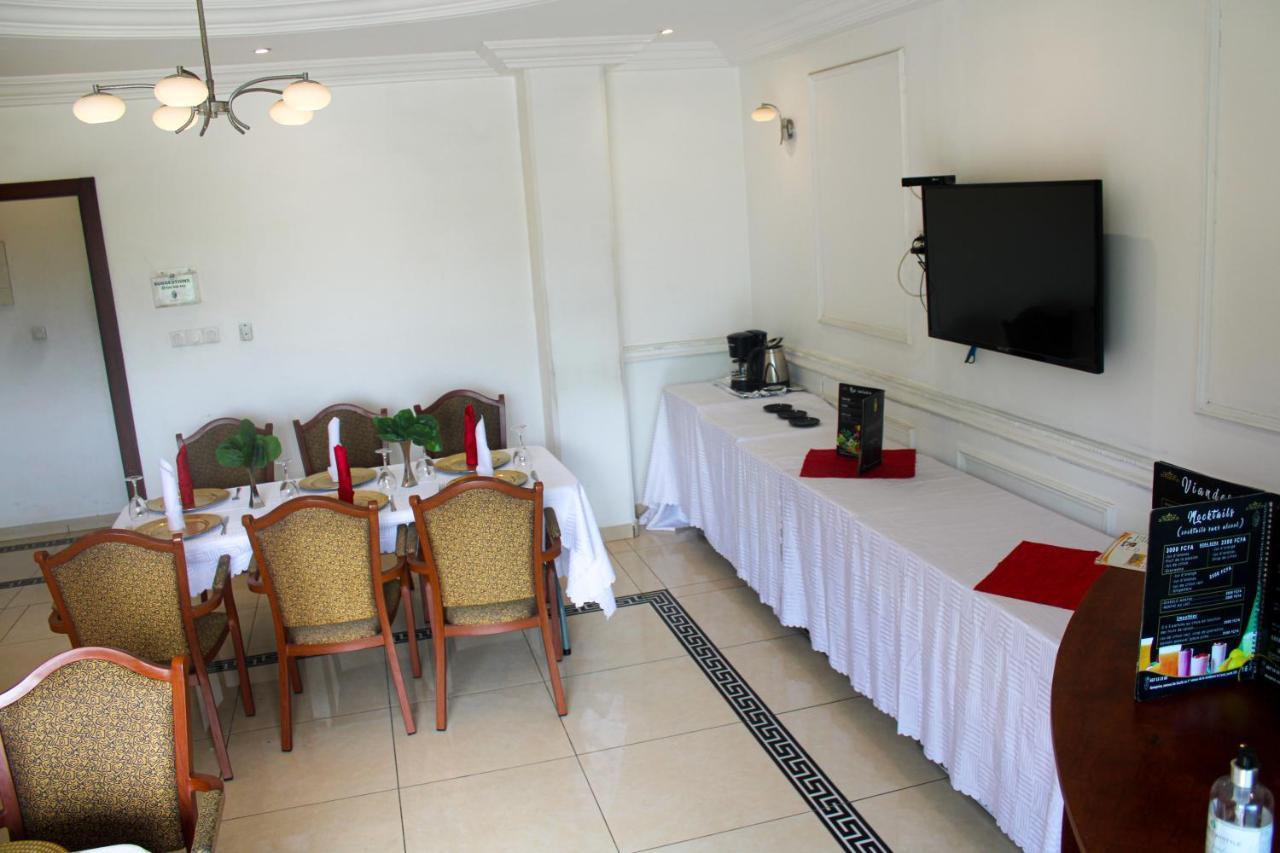 Residence Le Carat Bonapriso Douala Exteriör bild